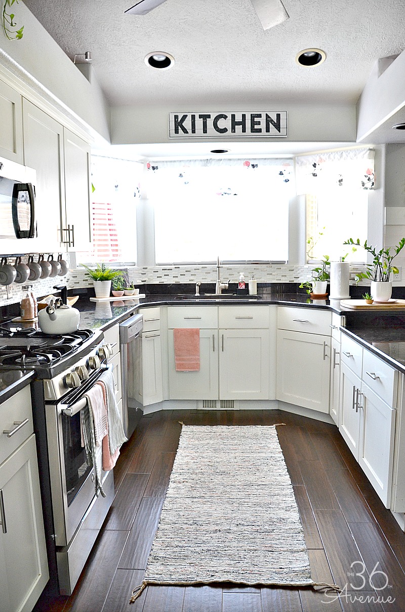 White Kitchen – Pink Kitchen Decor